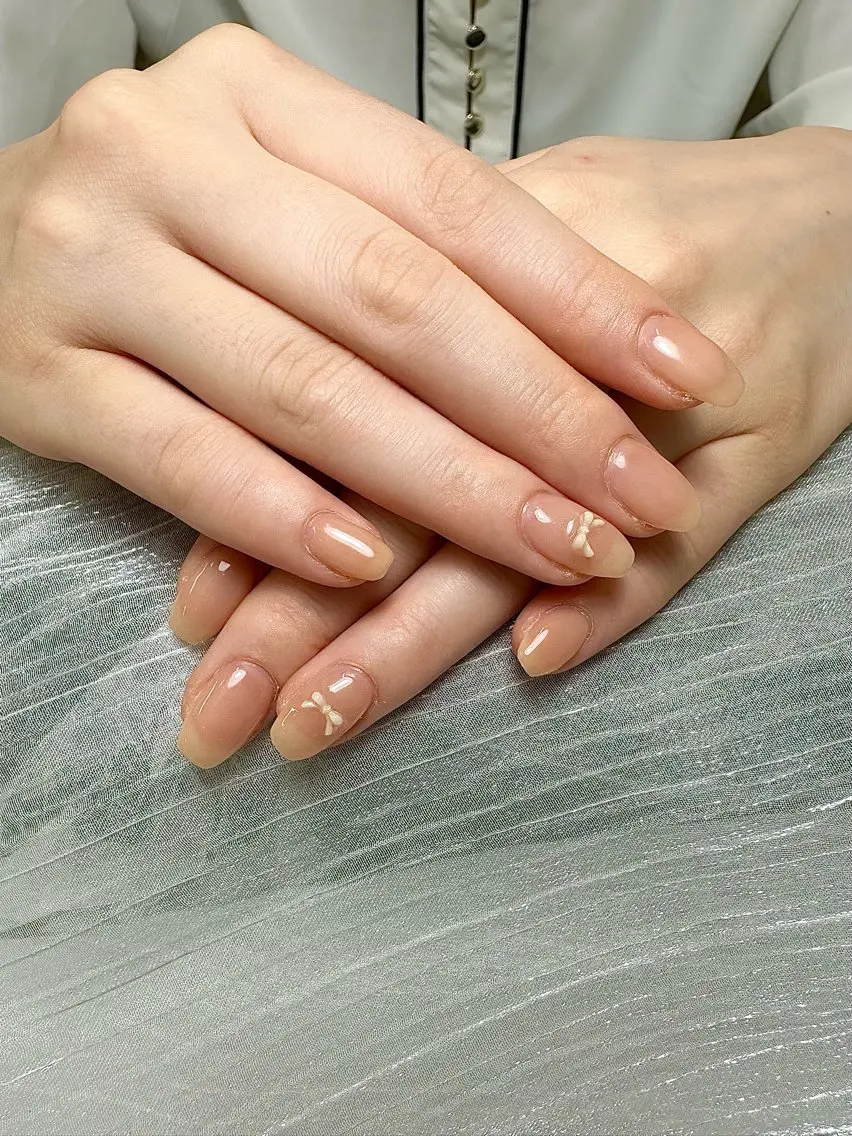 ネイル ぷっくりネイル リボン シンプルネイル ハンドネイル ANNE綾瀬店 𝓜𝓲𝓴𝓾のネイルデザイン