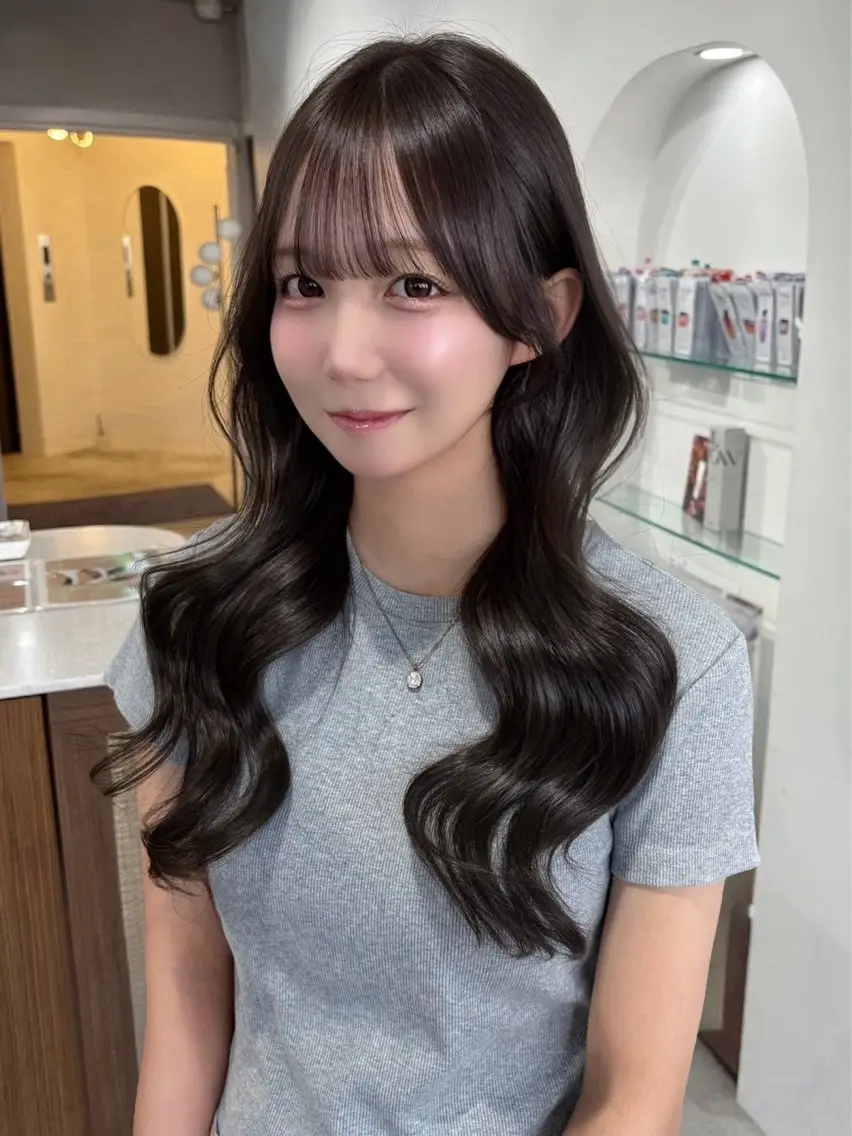 ロング レイヤーカット カット トリートメント 家村 茉由のヘアスタイル