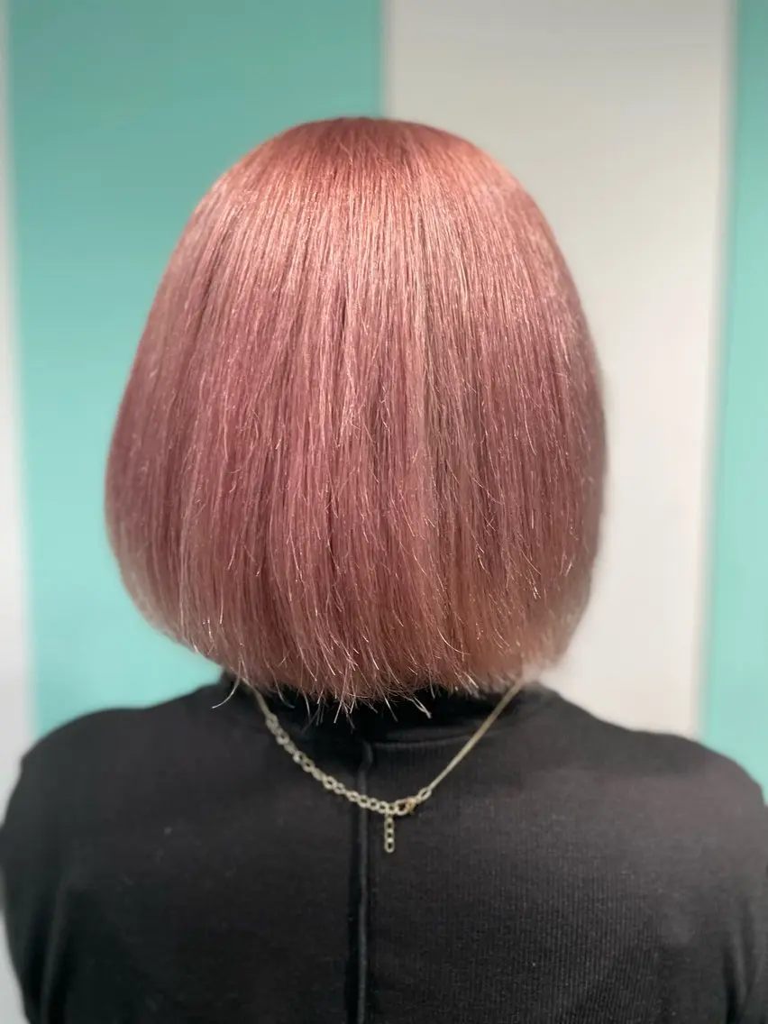 ショート ヘアカラー 原 千景のヘアスタイル