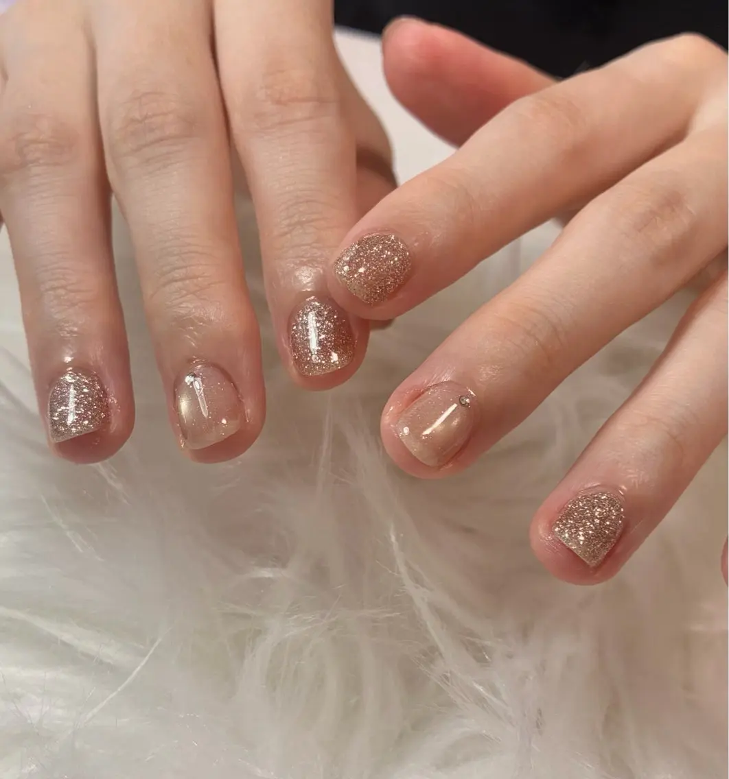 ネイル ハンドネイル 伊藤 菜緒のネイルデザイン