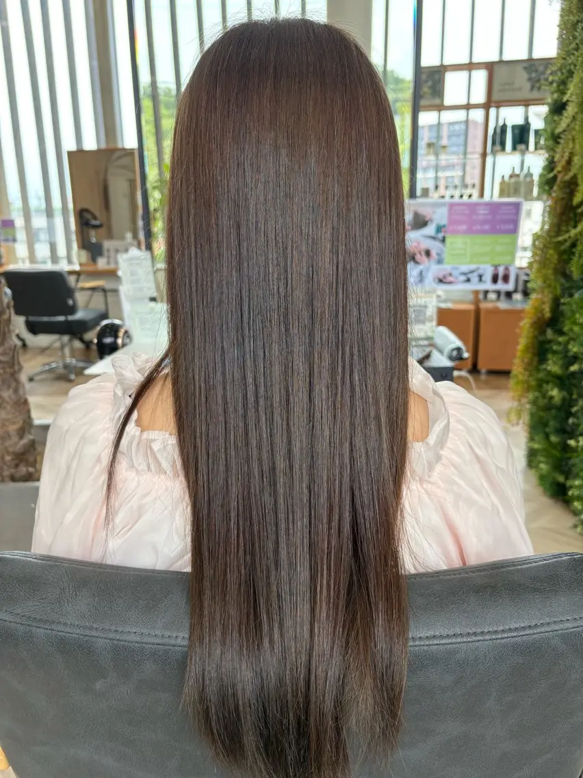 ロング ヘアカラー トリートメント 宮崎 瑠梨のヘアスタイル