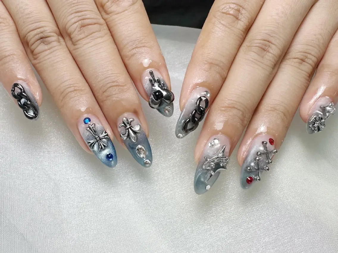 ネイル チークネイル フレンチネイル ジェルネイル ガーリー キラキラネイル ハンドネイル UM Nail Salonのネイルデザイン