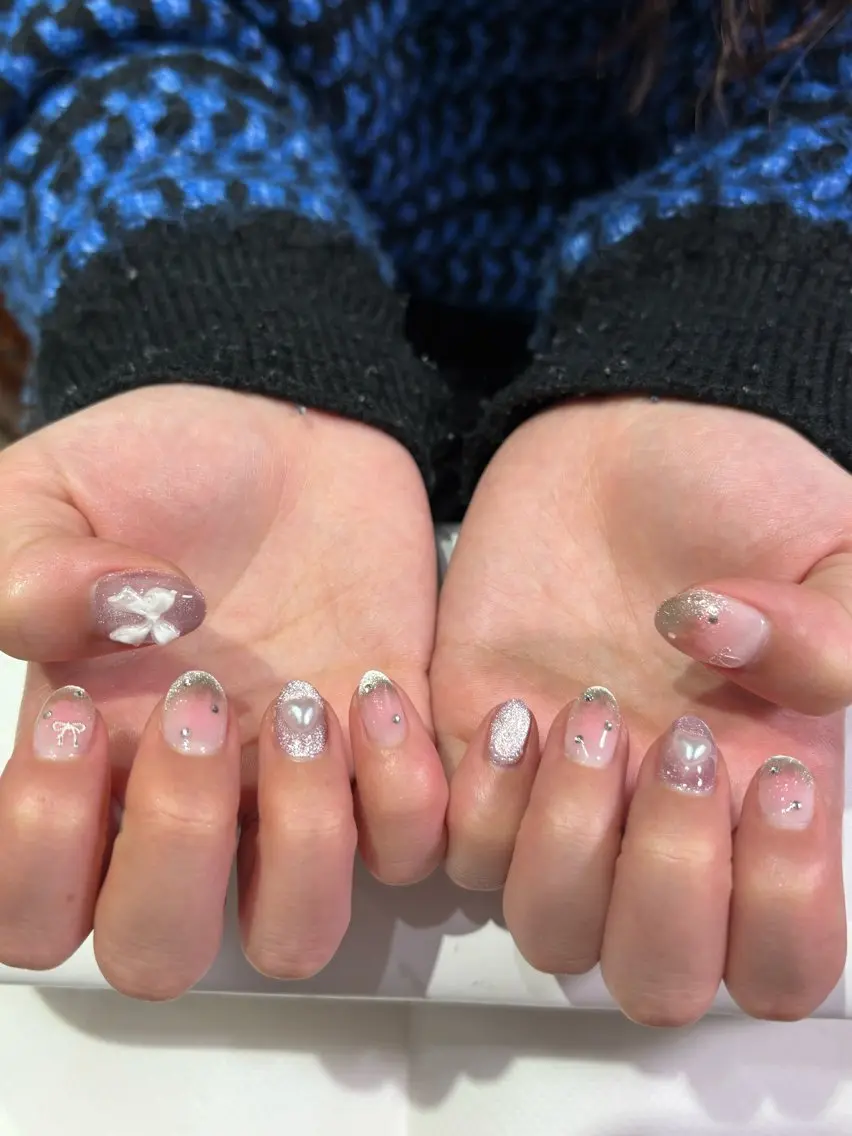 ネイル チークネイル フレンチネイル ハンドネイル 佐藤 渚紗のネイルデザイン