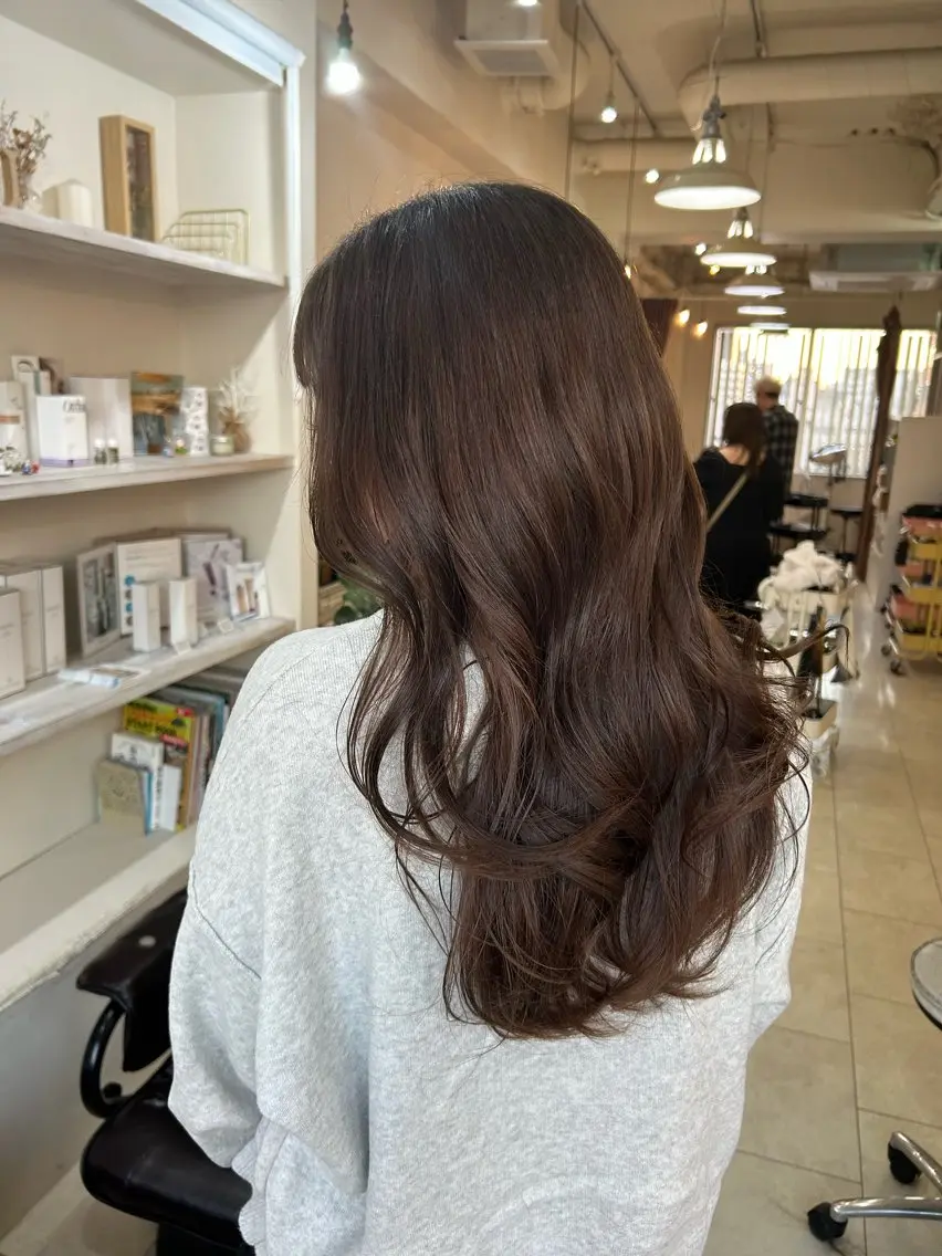 【透明感カラー🫧】透明感ワンカラー➕ヘアケアトリートメント➕ゆるふわ巻き💕💕の写真