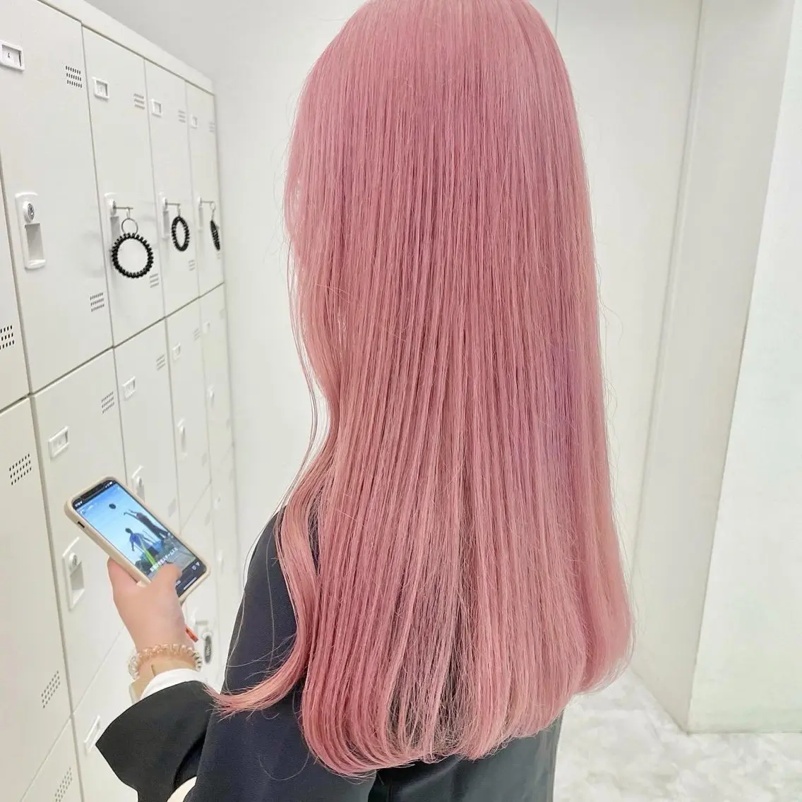 ロング カラー ヘアアレンジ ヘアカラー トリートメント ヘッドスパ ヘアセット ウルフカット×ハイ トーン職人🤍ゆうひのヘアスタイル