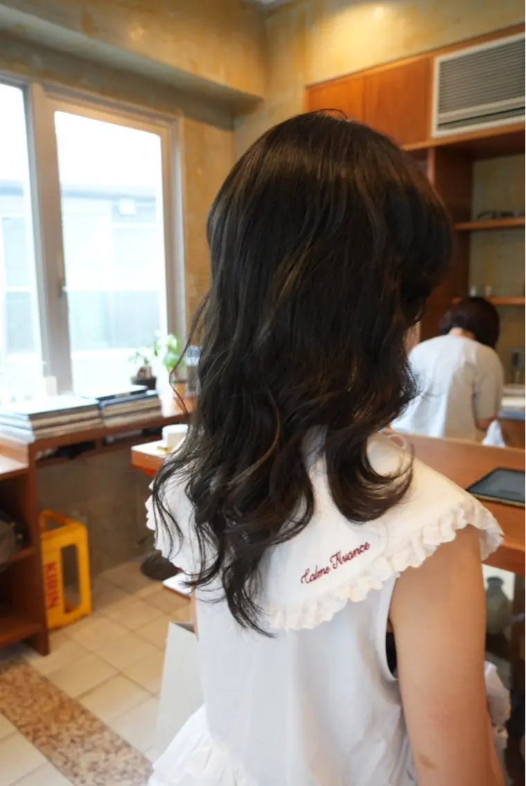 セミロング カラー ヘアカラー ウチミズ サヤカのヘアスタイル