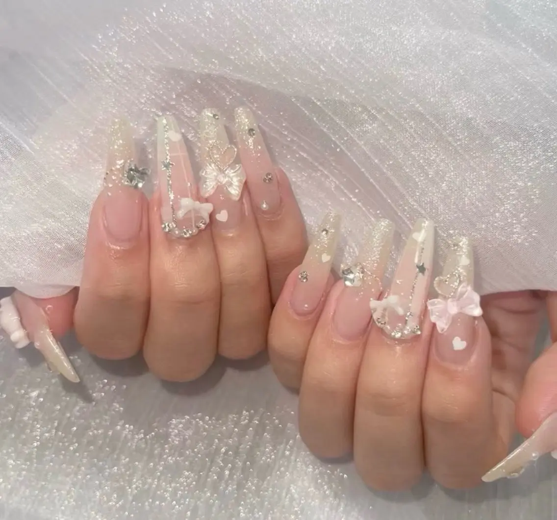 ネイル アートネイル ボルドー フレンチネイル ジェルネイル 氷ネイル・うるうるネイル ハンドネイル Julie Nail Rinのネイルデザイン