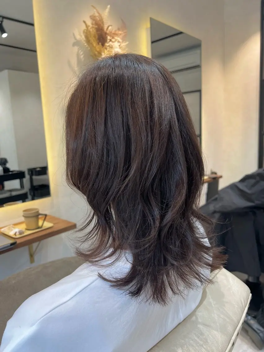 ミディアム ラベンダーベージュ レイヤーカット さがみ野【髪質改善】 MOEのヘアスタイル