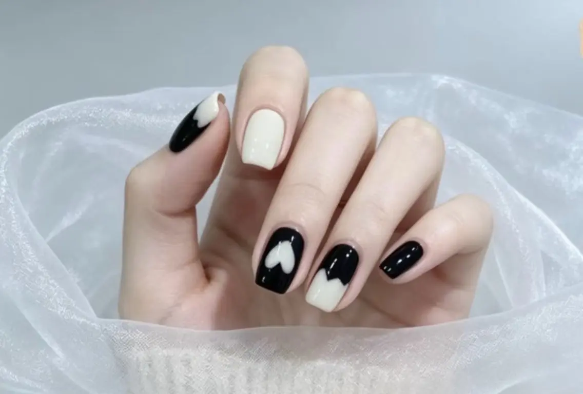 ネイル ハンドネイル H3 Nail Tsuki🦋💙のネイルデザイン