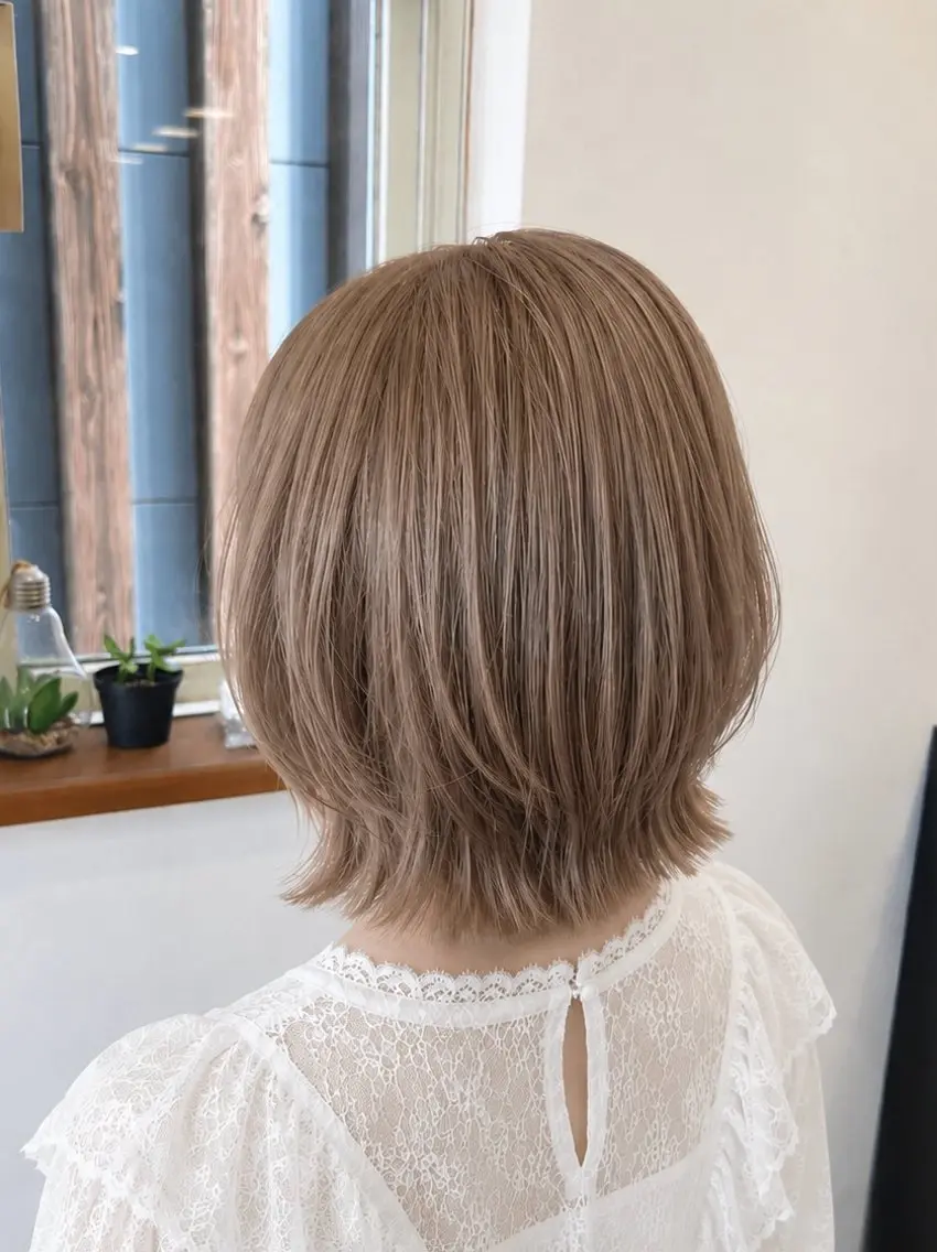 ショート ボブレイヤー ボブ レイヤーカット ヘアカラー 白阪 真子のヘアスタイル