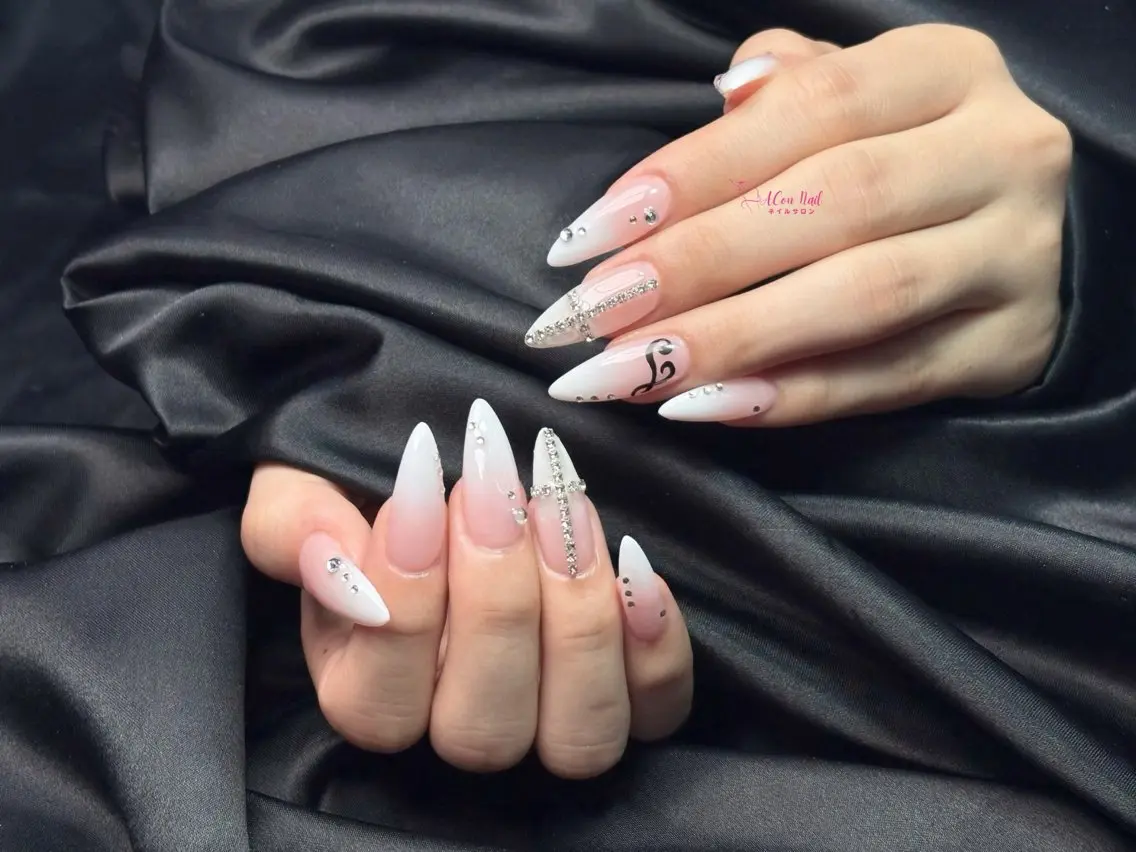 ネイル 桜ネイル 長さ出し フラワーネイル フレンチネイル ジェルネイル ハンドネイル ACon NailSalonのネイルデザイン