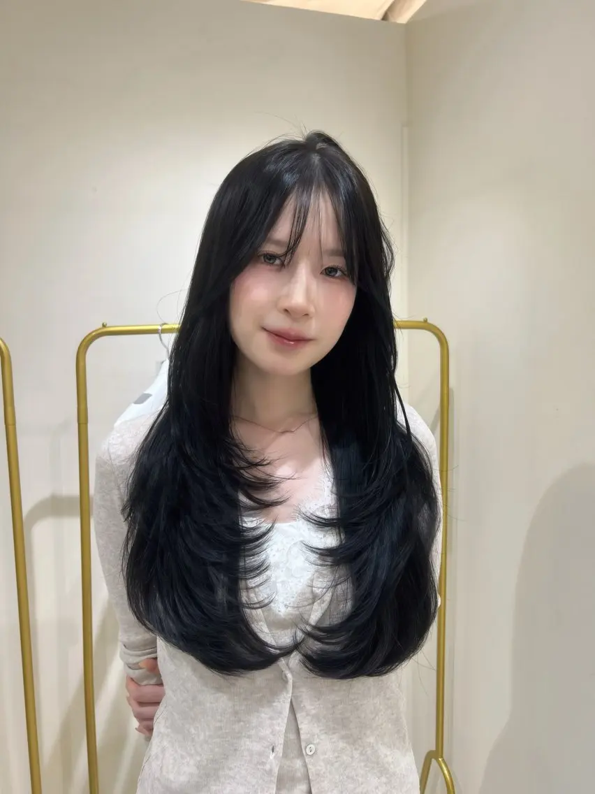 ロング カット ヘアカラー 縮毛矯正 hiyori🎀 トレンドレイヤーのヘアスタイル