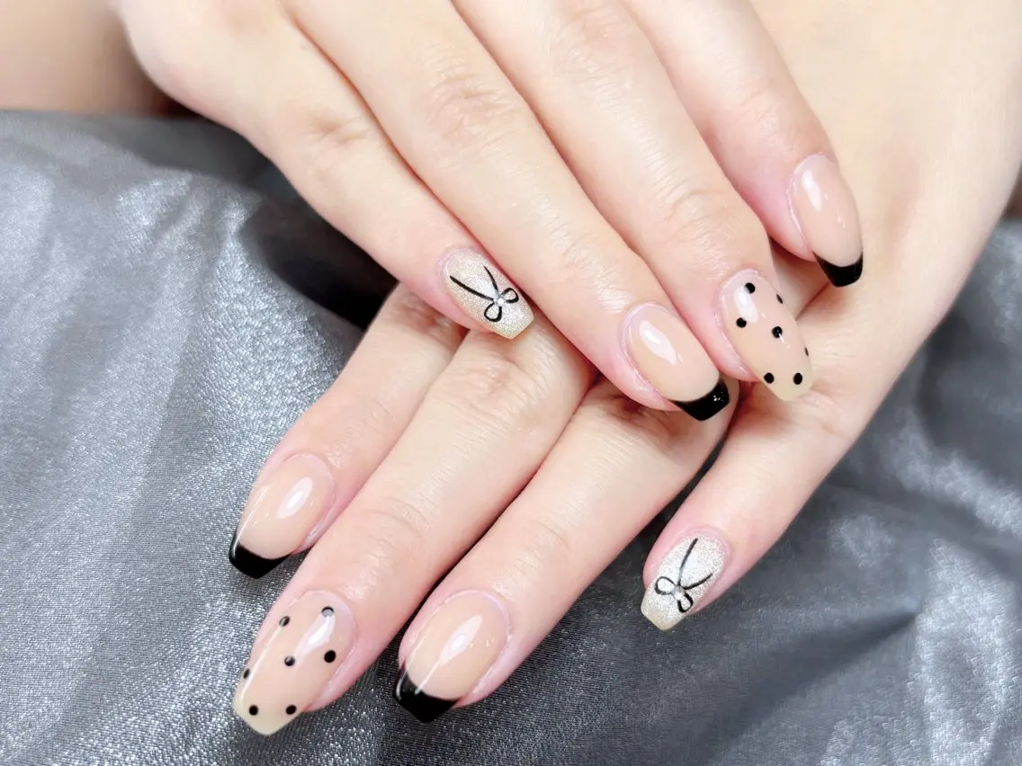 ネイル ハンドネイル H3 Nail Tsuki🦋💙のネイルデザイン