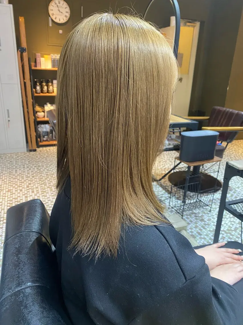 セミロング カラー ベージュカラー 透明感カラー ダブルカラー ミルクティーベージュ ヘアカラー APPEL hair /岡山のヘアスタイル