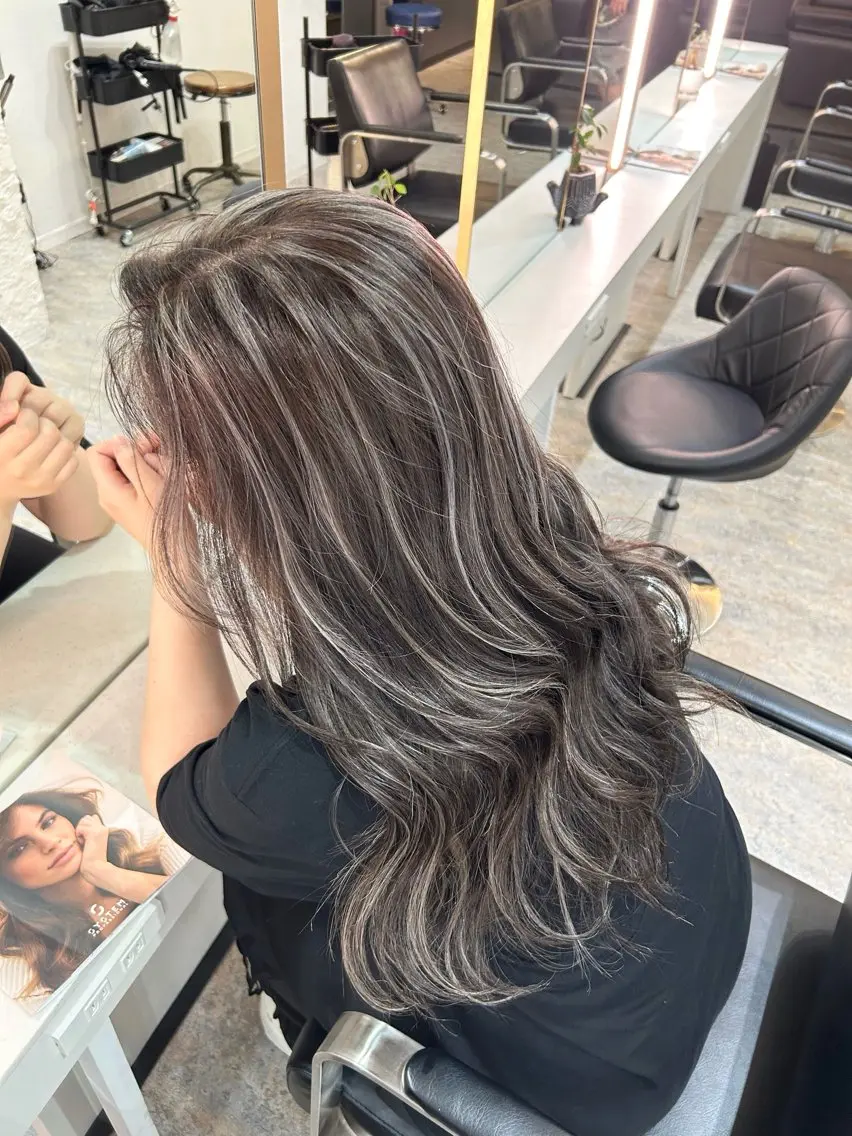 ロング カラー ベージュカラー ヘアカラー トリートメント レイヤーカット BLend 渋谷のヘアスタイル