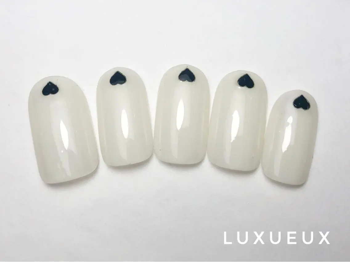 ネイル LUXUEUX春日店 (ルクソー)のネイルデザイン