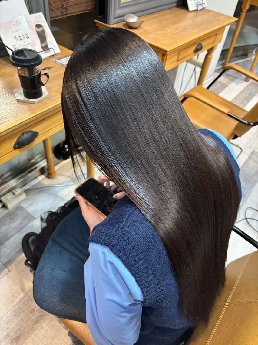 ロング 髪質改善 縮毛矯正 岡本樹一 🍁のヘアスタイル