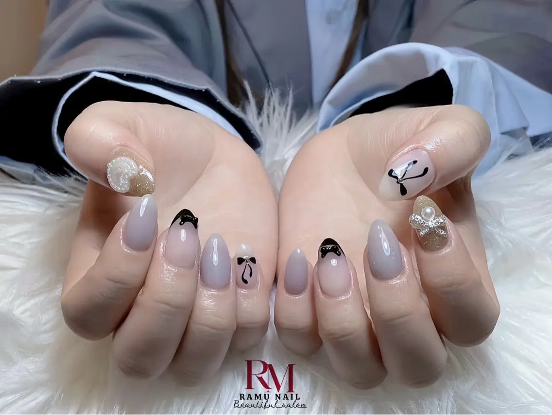 ネイル キラキラネイル マグネットネイル ミラーネイル ワンホンネイル 冬ネイル ハンドネイル RAMU Nail 恵比寿店のネイルデザイン