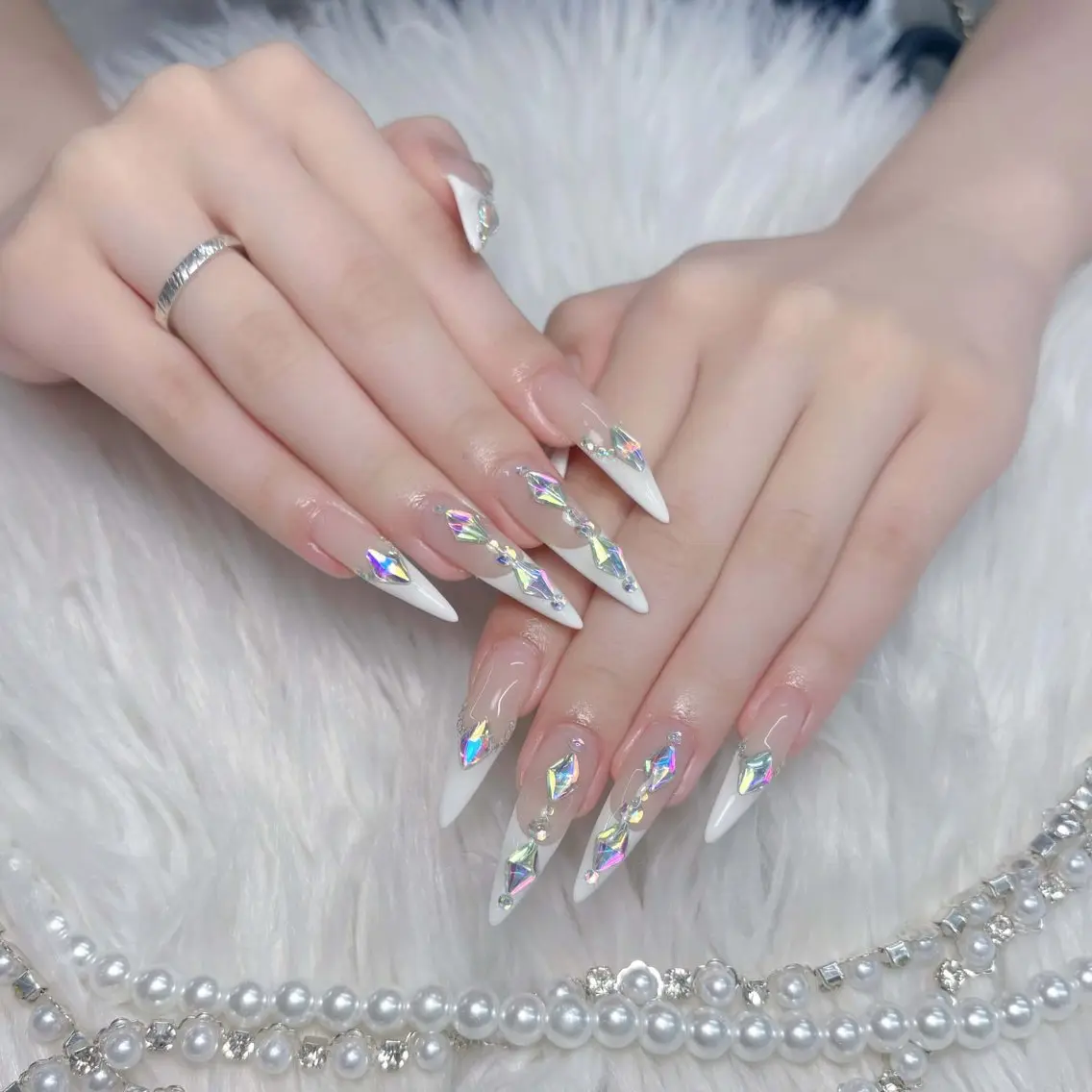 ネイル アートネイル ジェルネイル キラキラネイル 韓国ネイル ロングネイル ハンドネイル Nova Nailのネイルデザイン