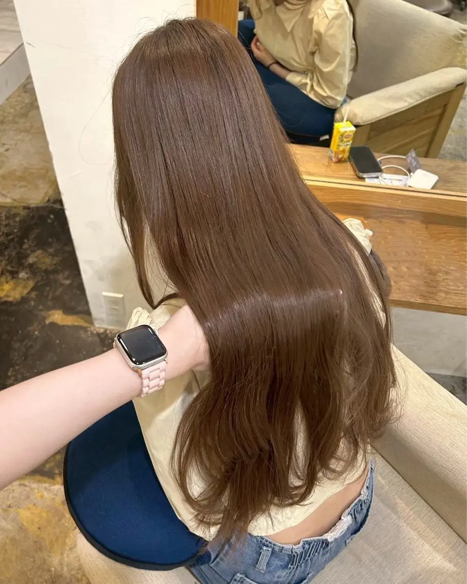 ロング カラー 花城 七海のヘアスタイル