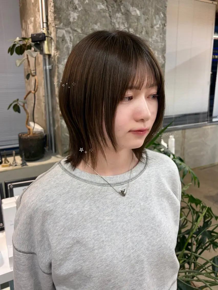 ミディアム カット アライ レンカのヘアスタイル
