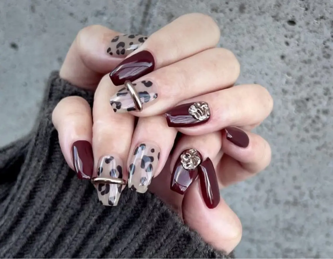 🐆ヒョウ柄ネイル➕キティーちゃん🐆ネイルチップ長さ出し10本+デザインやり、つけ放題💖の写真