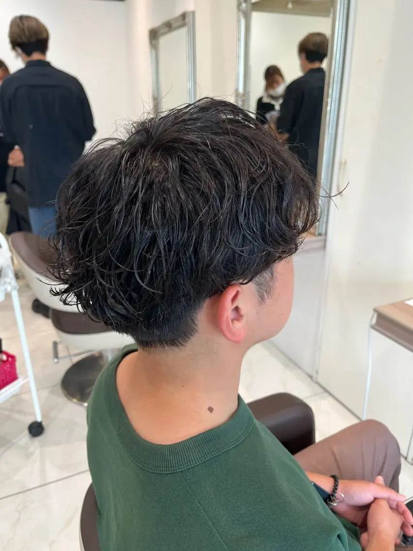 パーマ メンズ メンズパーマ ツイストスパイラルパーマ スパイラルパーマ 絶対垢抜ける メンズパーマ臼井優人のヘアスタイル
