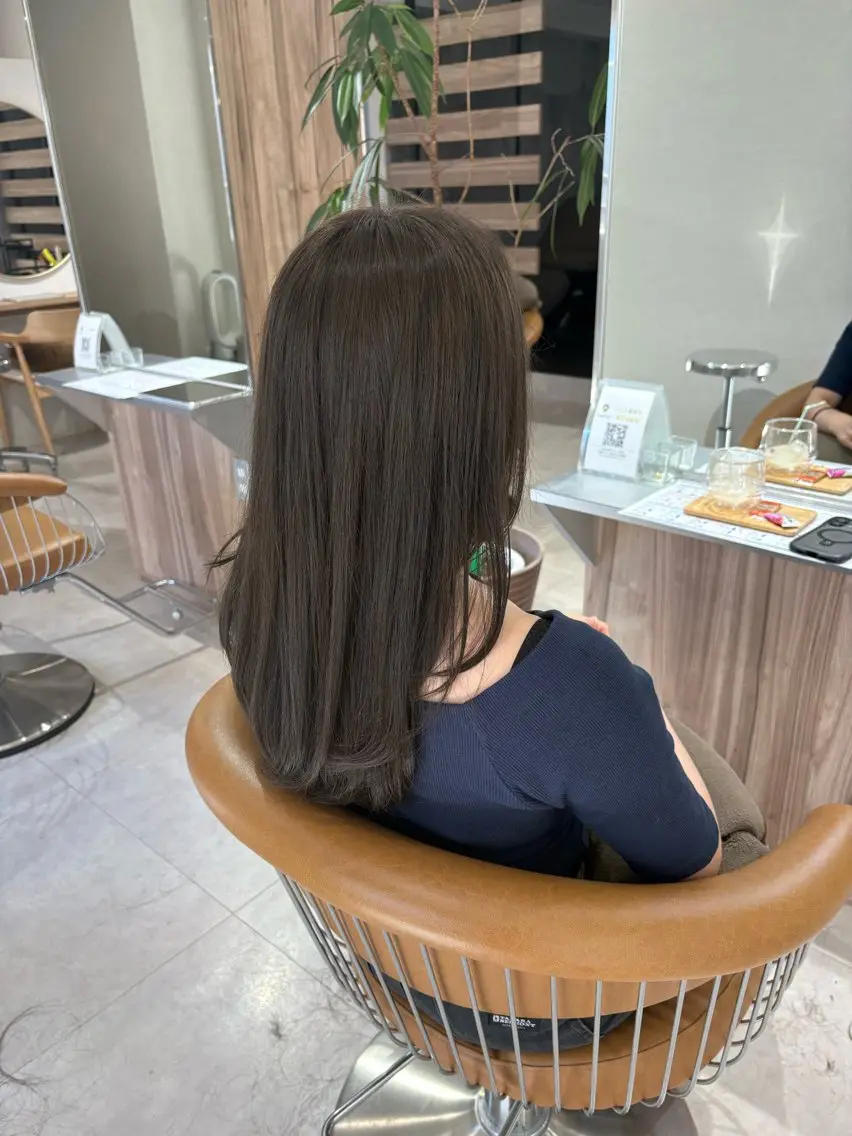 セミロング カラー ベージュカラー 透明感カラー オリーブベージュ ヘアカラー 🍁毛流れカット/ 石山浩二🍁のヘアスタイル