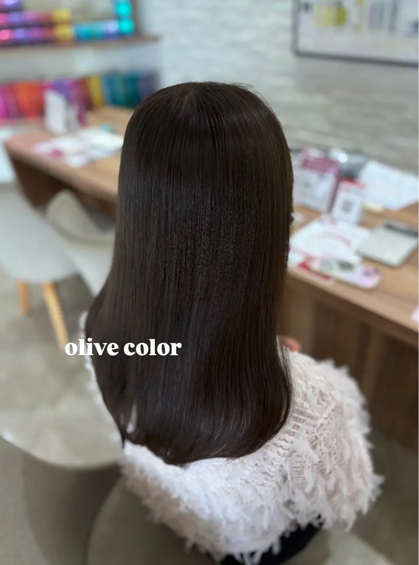 ミディアム カラー 堀口 鈴花のヘアスタイル