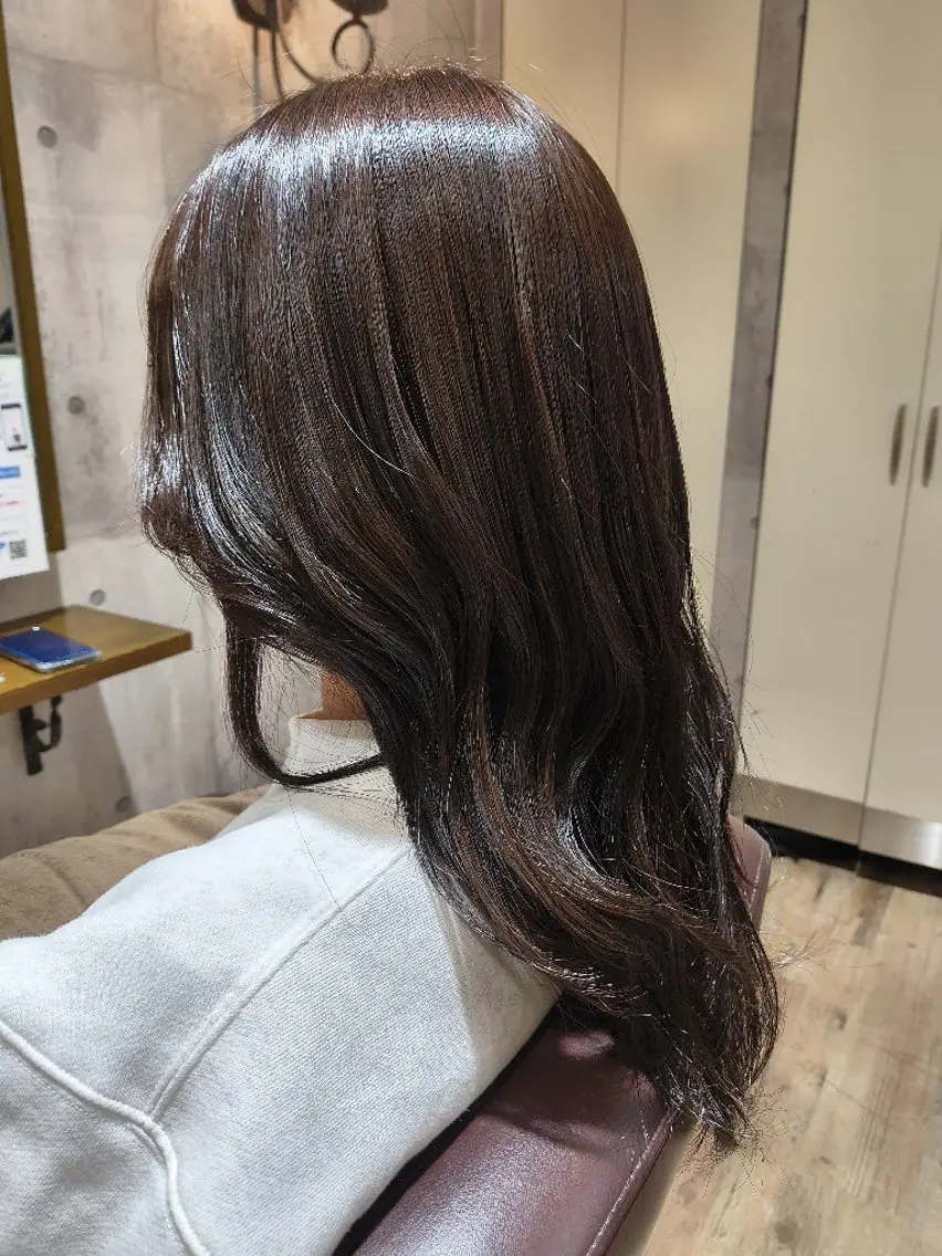 カラー アッシュ ブラウンカラー 透明感カラー ダークブラウン ハイトーンカラー 吉岡 天星のヘアスタイル