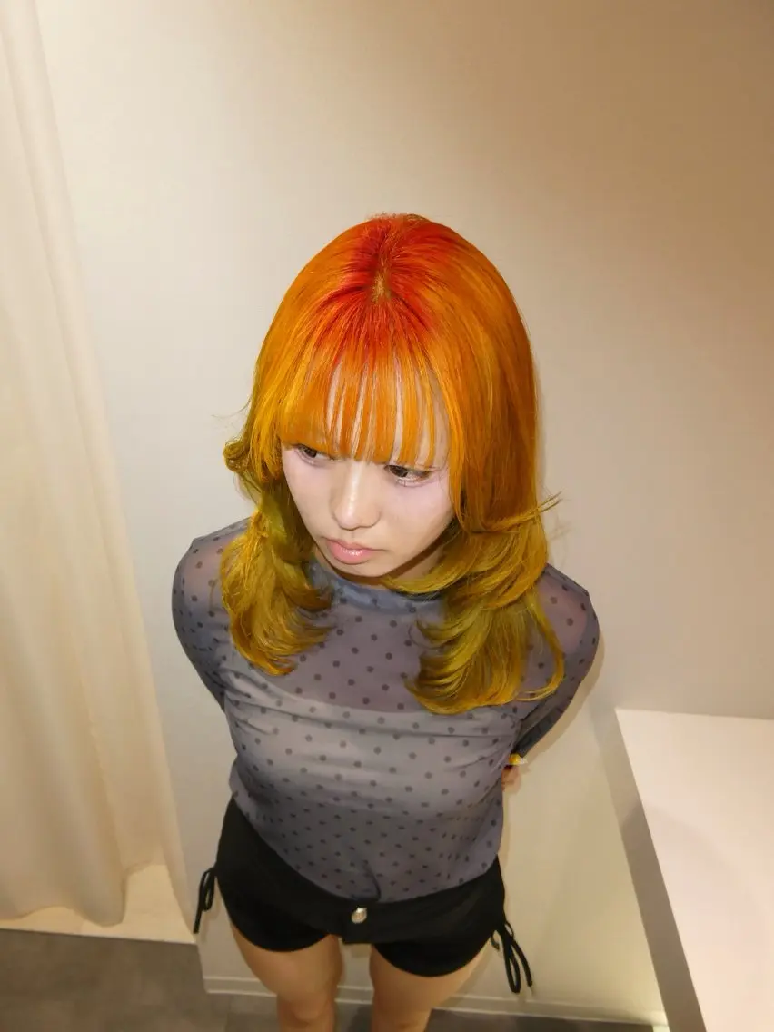セミロング カラー 佐野 えり奈のヘアスタイル