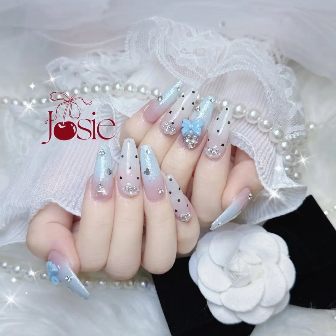 ネイル フレンチネイル ガーリー ガラスフレンチ 氷ネイル・うるうるネイル キラキラネイル ハンドネイル JOSIE nail studioのネイルデザイン