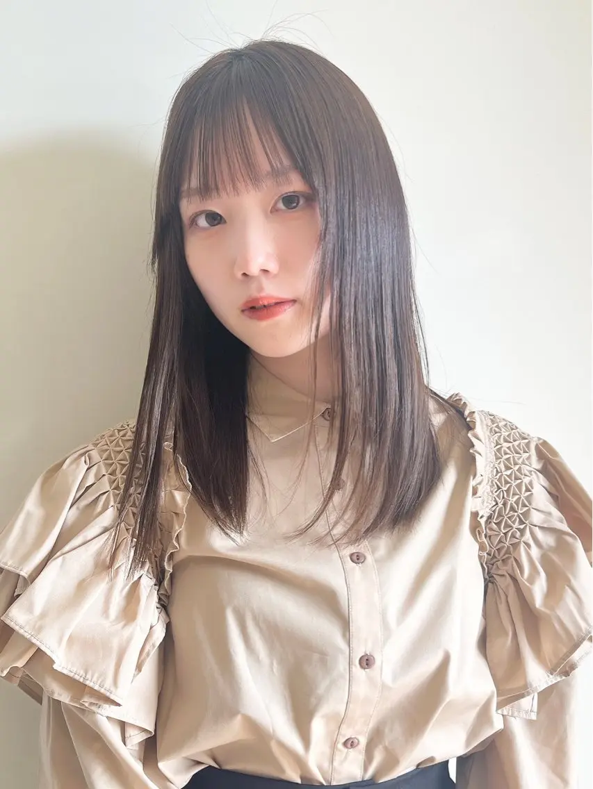 質感ストレート(カット込み)の写真