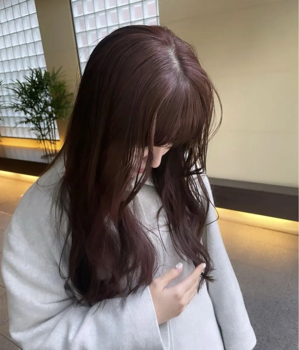 ロング ヘアカラー FILMS チサトのヘアスタイル