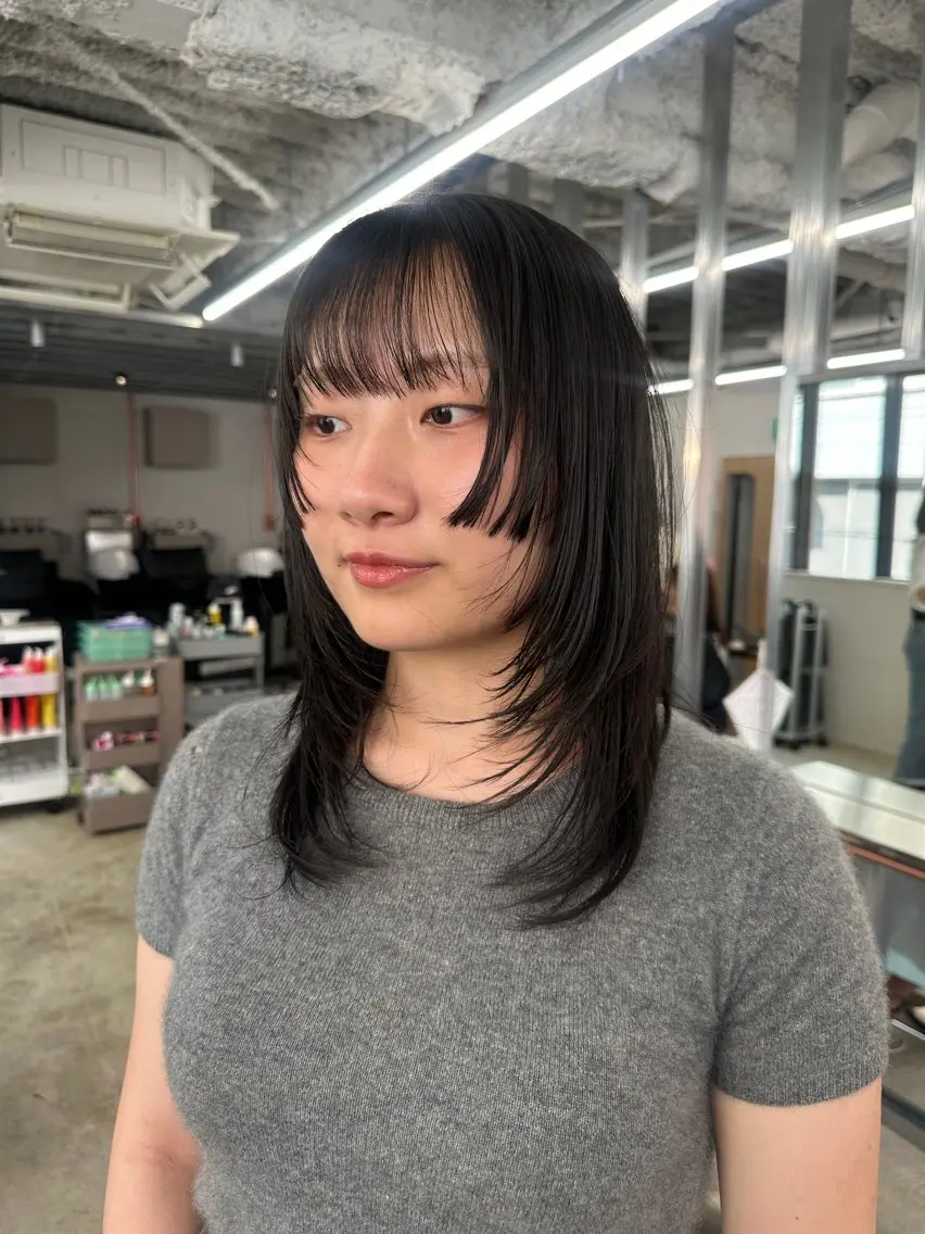 ミディアム ブリーチ🩸 レイヤー🪬yumeのヘアスタイル