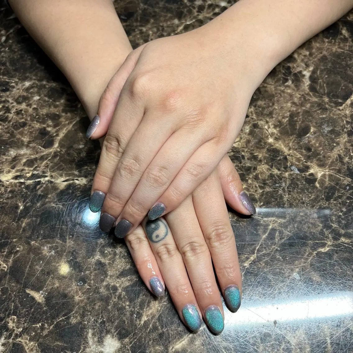 ネイル マグネットネイル ハンドネイル IROHA nail Ami🐊🎀のネイルデザイン