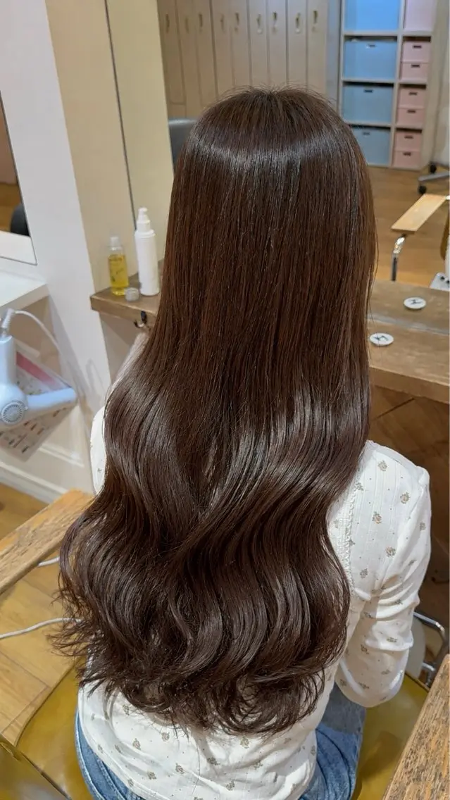 ロング カラー 関 彩花のヘアスタイル