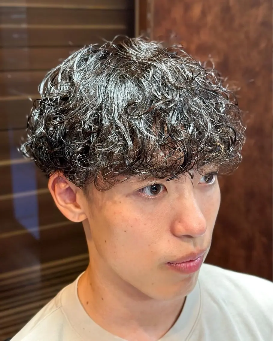 ショート パーマ メンズ メンズパーマ 波巻きパーマ 田知本 遼のヘアスタイル