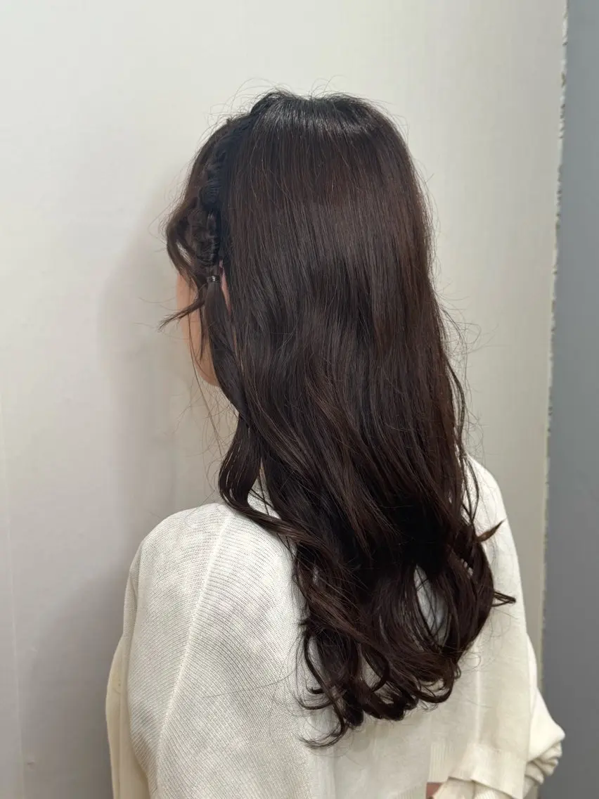 ロング ヘアアレンジ 油谷 咲穂のヘアスタイル