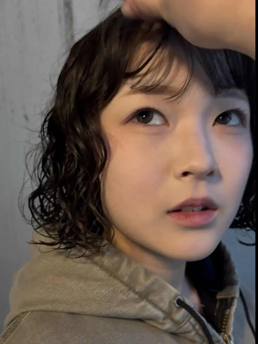 パーマ 杏華 ショートのヘアスタイル