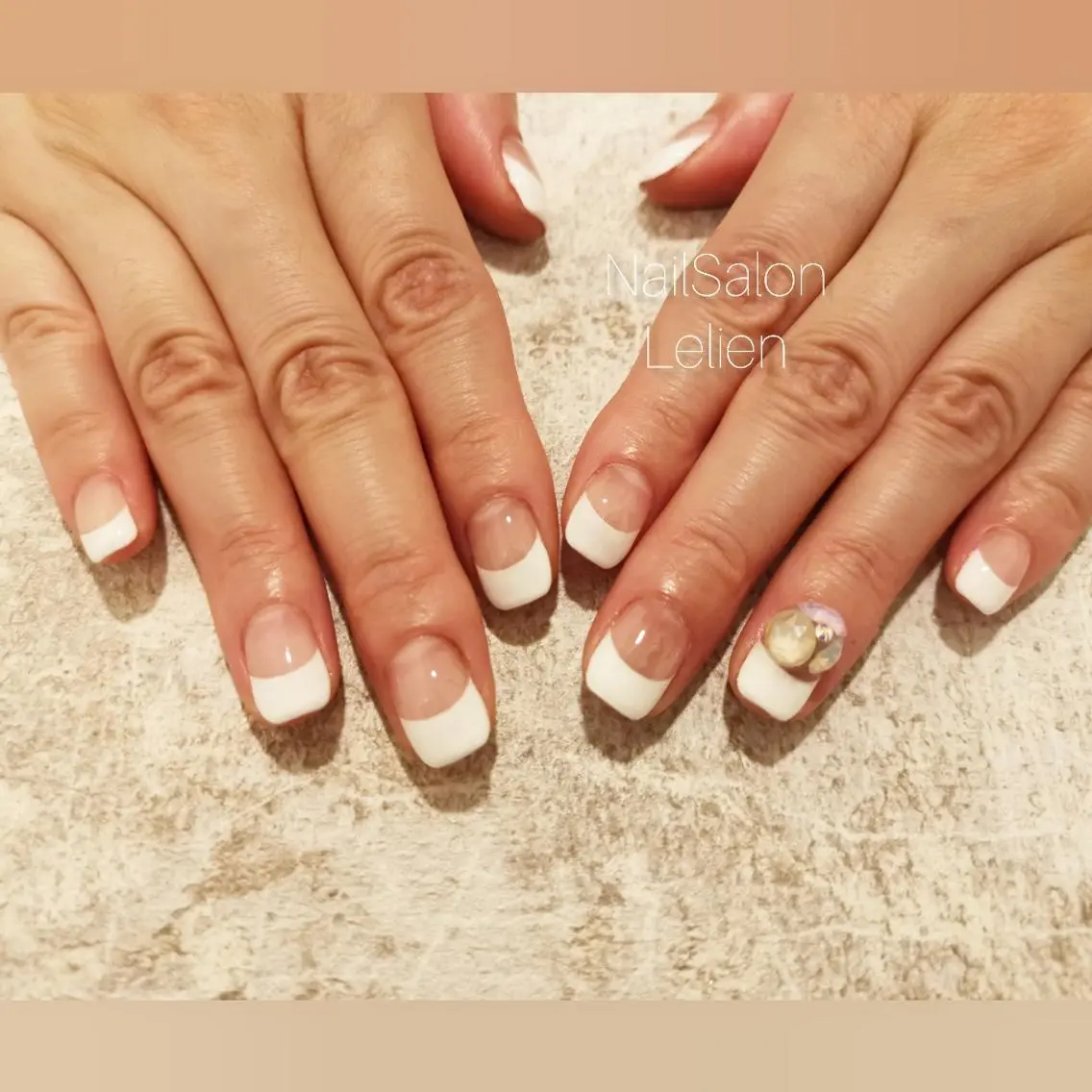ネイル フレンチネイル ストーンネイル ハンドネイル ネイルサロン Lelienルリエのネイルデザイン