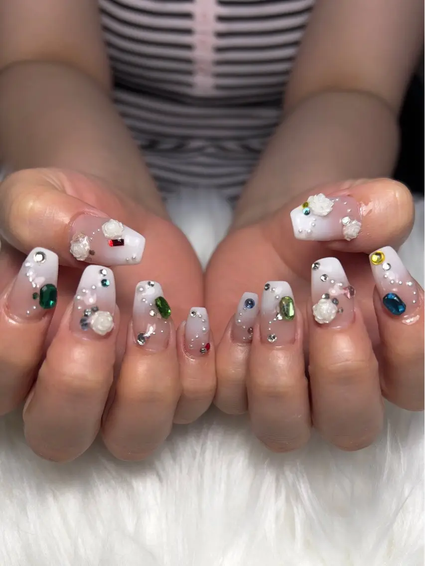 ネイル ハンドネイル Hues  Nail Sasaraのネイルデザイン