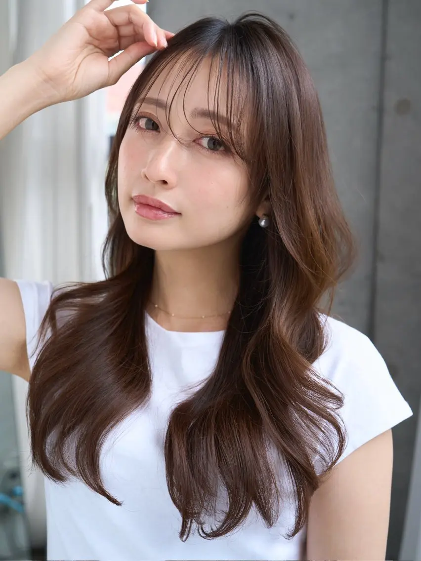 ロング カラー 顔周りカット レイヤーカット トリートメント カット ヘアカラー トリートメント まとまるレイヤー カット/透明感カラーのヘアスタイル