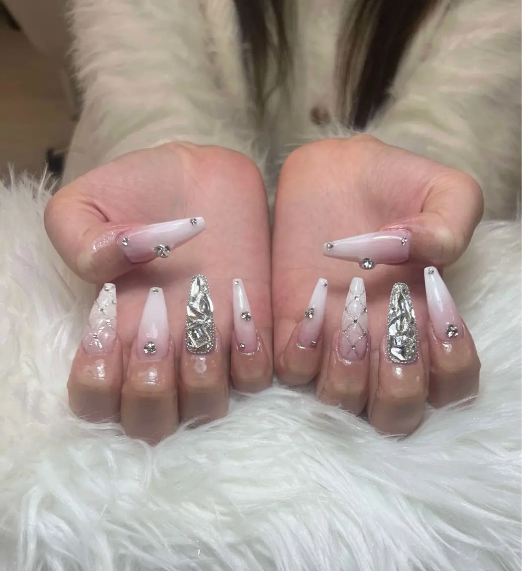 ネイル アートネイル オーロラネイル チークネイル 長さ出し フットネイル Chan nailsのネイルデザイン