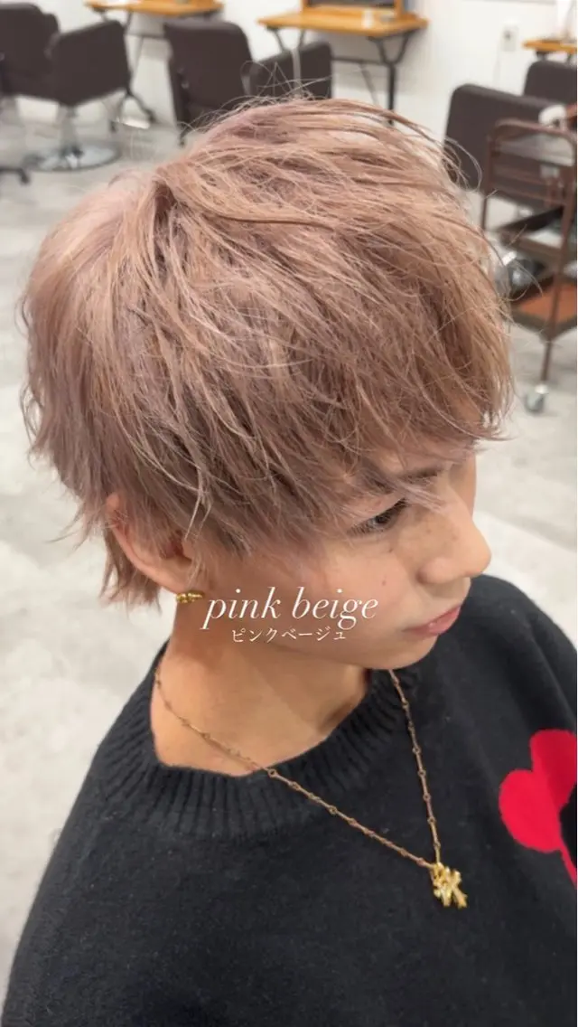 ショート カラー ベージュカラー ブリーチ ピンクカラー ピンクベージュ TORA【Li's /東大阪布施美容室】のヘアスタイル
