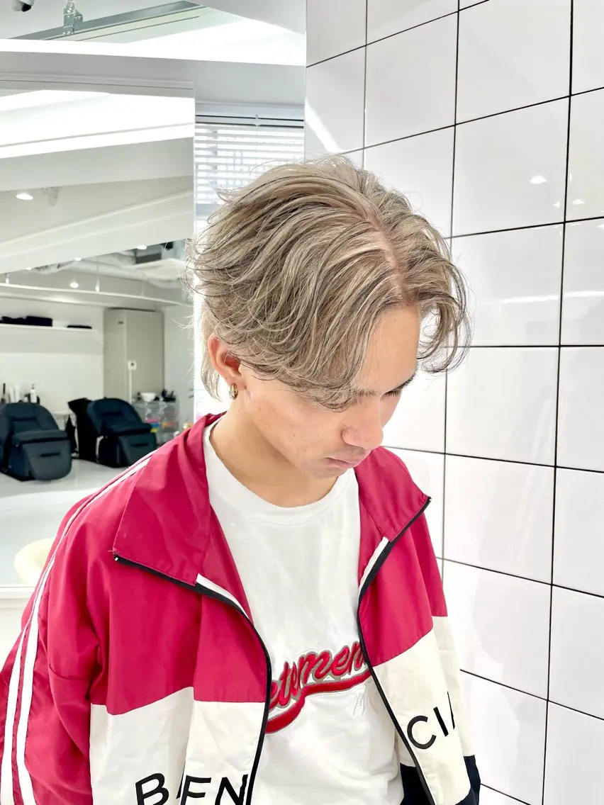 ミディアム カラー メンズ メンズバレイヤージュ メンズブリーチ バレイヤージュ ブリーチ レイヤーカット カット ヘアカラー トリートメント 🎗秋山勇/ GEAR.代表のヘアスタイル