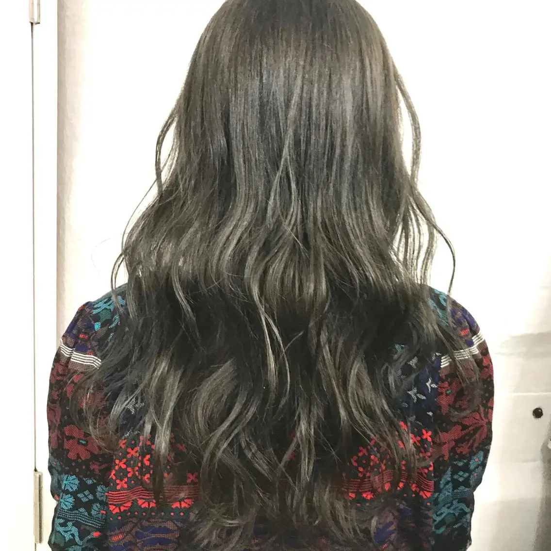 ロング カラー ヘアアレンジ ハイライトカラー ハイライト 白髪ぼかしハイライト バレイヤージュヤマトのヘアスタイル