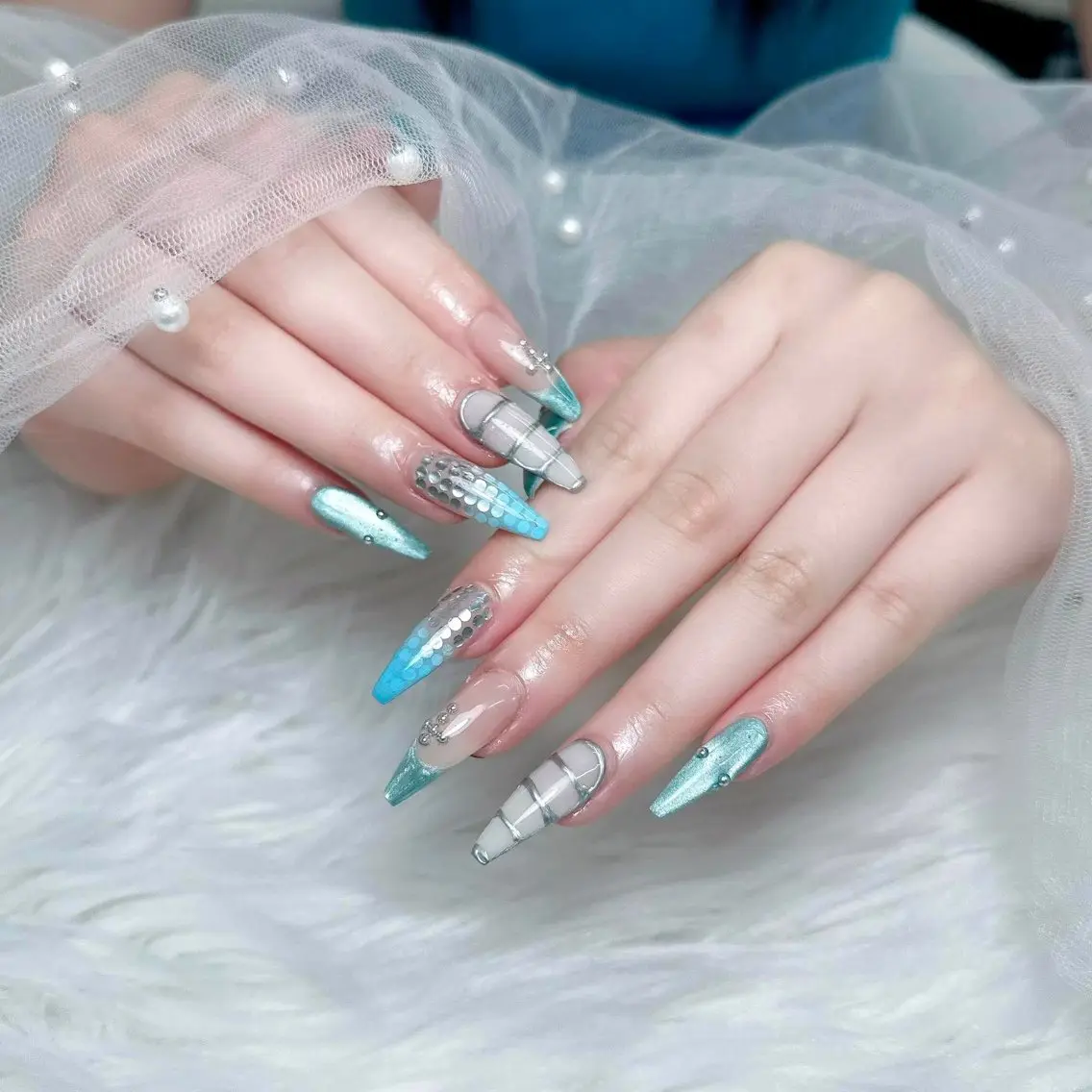 ネイル アートネイル ジェルネイル キラキラネイル 韓国ネイル 持ち込み ハンドネイル ハンドケア Nova Nailのネイルデザイン