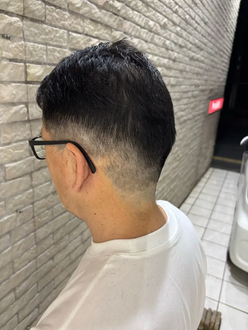 ショート メンズ 【メンズ特化】セン ターパート/保坂太一のヘアスタイル