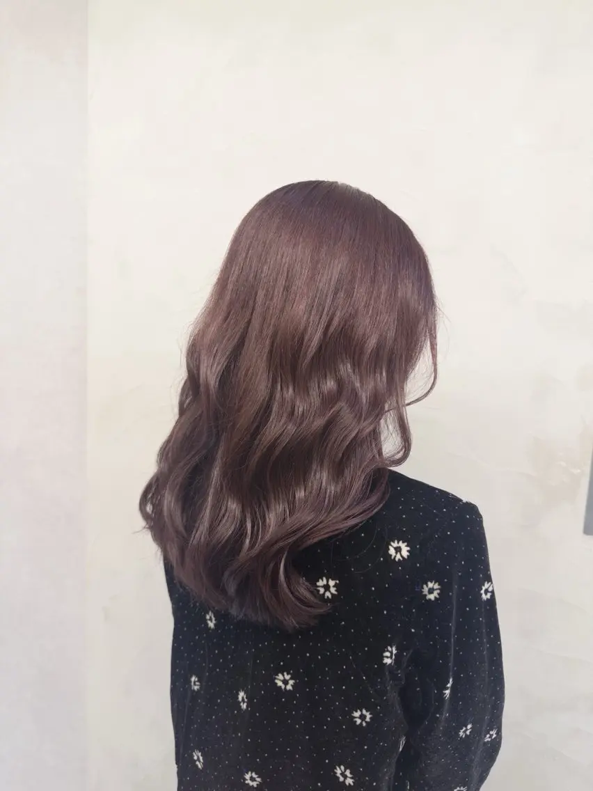 カラー ダブルカラー グレージュ ピンクカラー ヘアカラー 平山 結実のヘアスタイル